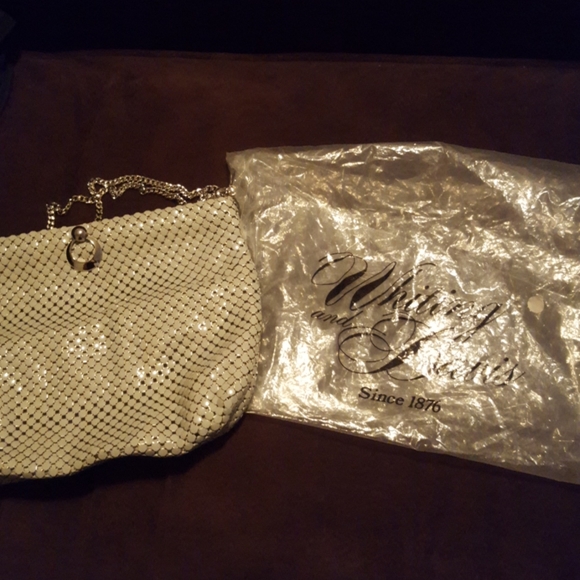 Whiting and Davis sequin/mesh handbag - Picture 3 of 9